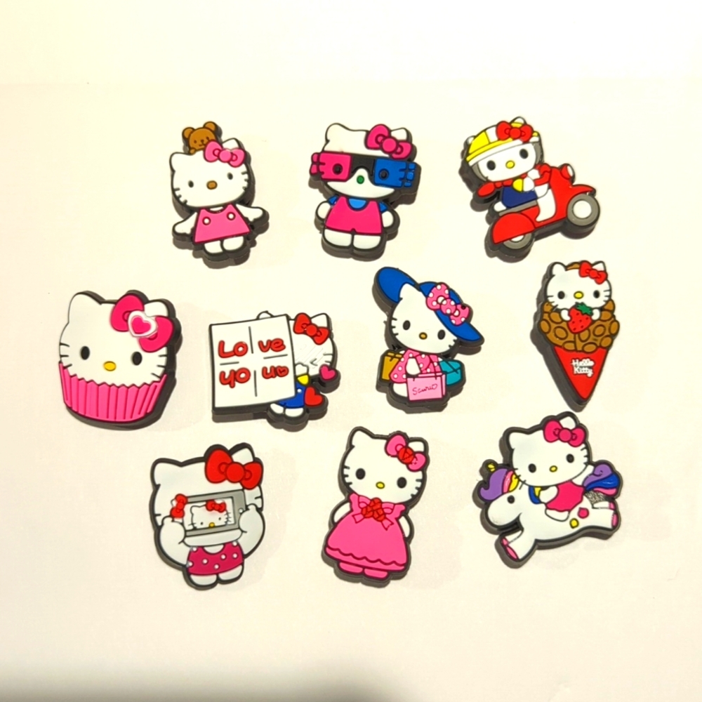 10 CROC CHARMS Sanrio Hello Kitty - Picture 1 of 1